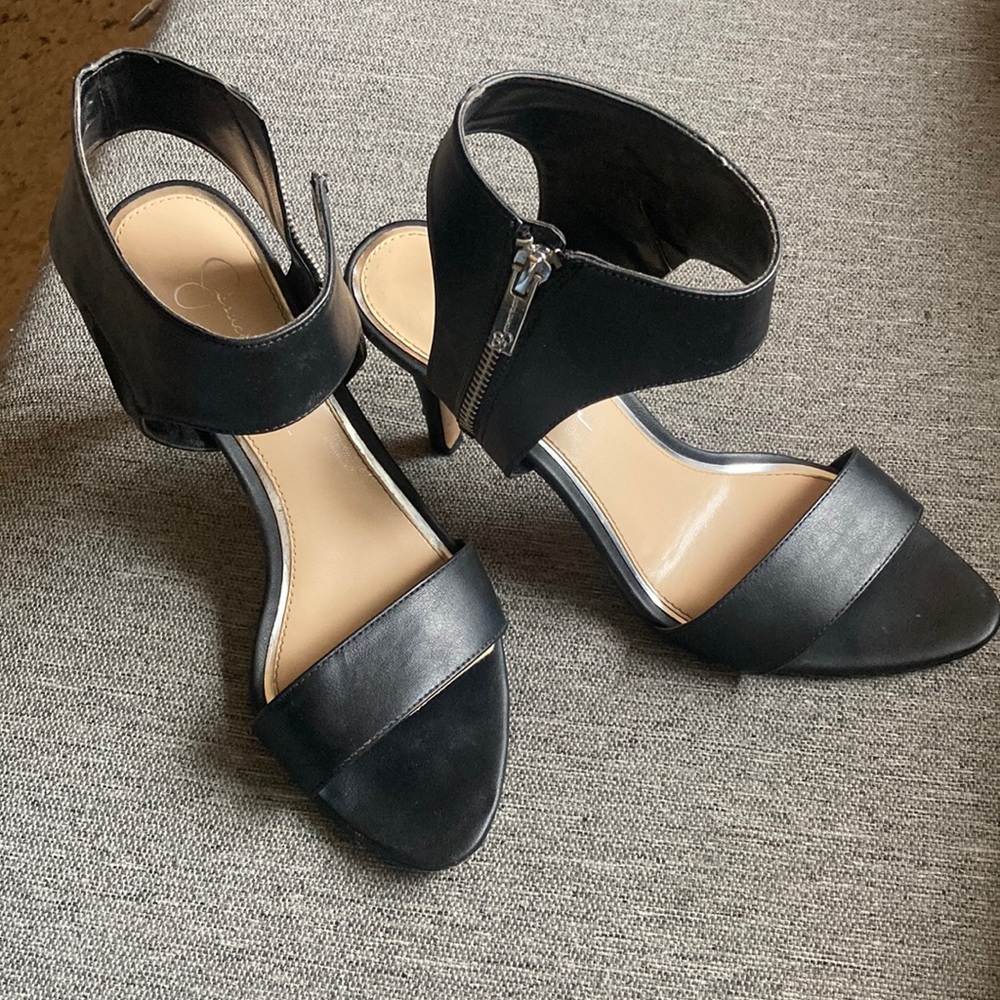 Jessica Simpson black heels size W 8.5